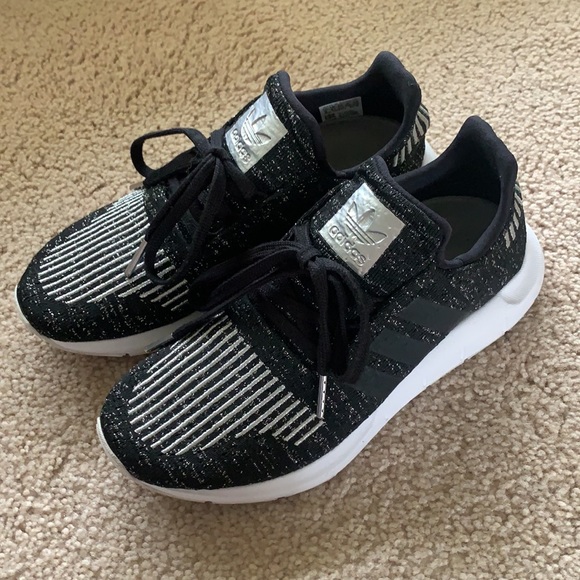 Adidas Athletic Running Shoes size 6 - Picture 3 of 11